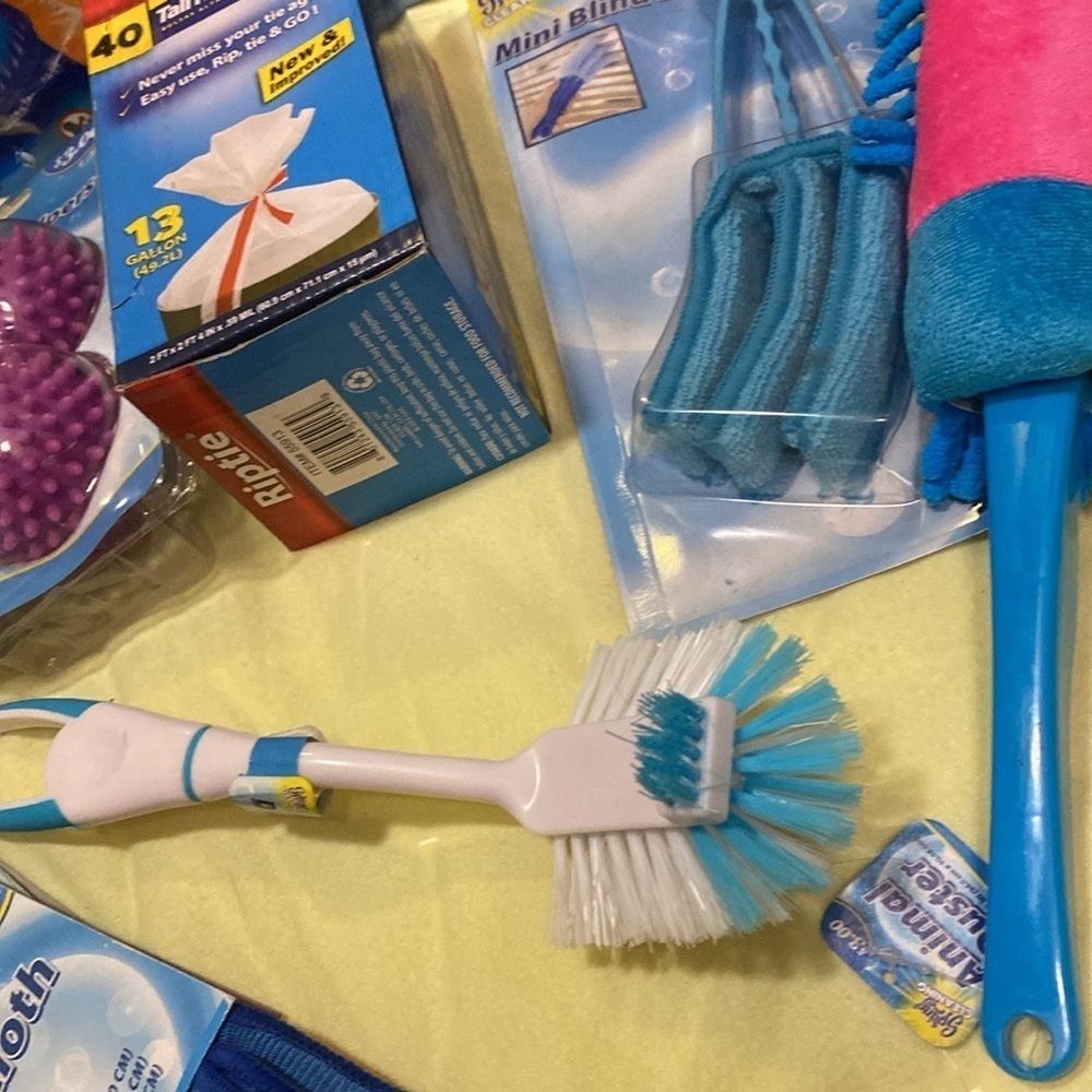 Arm & Hammer Laundry Pods & More Bundle - Picture 6 of 10